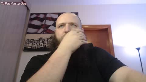 Snapshot of polar_bear91 chatting on October 18, 4:50 am Bear online show from October 18, 4:50 am