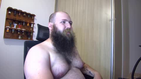 Snapshot of polar_bear91 chatting on January 17, 3:34 am Bear online show from January 17, 3:34 am