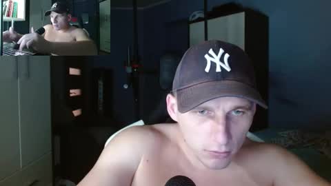 Snapshot of poliglotjoe chatting on October 7, 9:41 pm Poliglot online show from October 7, 9:41 pm