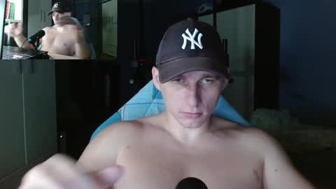 Snapshot of poliglotjoe chatting on October 11, 4:11 pm Poliglot online show from October 11, 4:11 pm