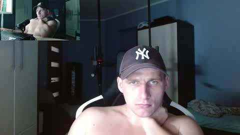 Snapshot of poliglotjoe chatting on October 6, 8:35 pm Poliglot online show from October 6, 8:35 pm