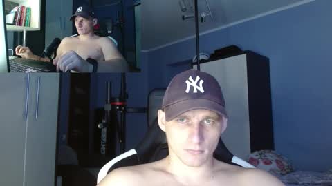 Snapshot of poliglotjoe chatting on October 2, 9:46 am Poliglot online show from October 2, 9:46 am