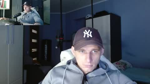 Snapshot of poliglotjoe chatting on October 9, 2:22 pm Poliglot online show from October 9, 2:22 pm