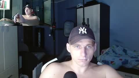 Snapshot of poliglotjoe chatting on October 10, 2:33 pm Poliglot online show from October 10, 2:33 pm