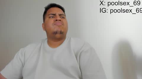 Snapshot of poolsexx_69 chatting on September 18, 8:22 pm poolsexx_69 online show from September 18, 8:22 pm