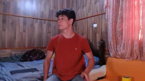 Snapshot of powertwinky chatting on December 24, 7:11 pm chris independent  online show from December 24, 7:11 pm