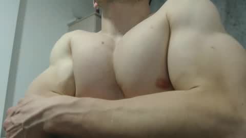 Snapshot of preettyboyx chatting on January 18, 2:07 am JUAN online show from January 18, 2:07 am