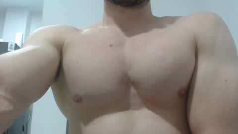 Snapshot of preettyboyx chatting on February 19, 12:35 am JUAN online show from February 19, 12:35 am