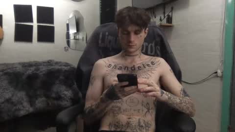 Snapshot of prettyboyszn chatting on January 8, 5:37 am pretty boy online show from January 8, 5:37 am