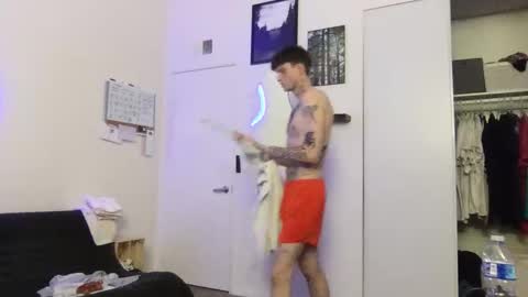 pretty boy online show from November 29, 3:52 am