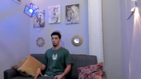 Snapshot of prince_arthur77 chatting on February 13, 2:31 pm prince_arthur77 online show from February 13, 2:31 pm