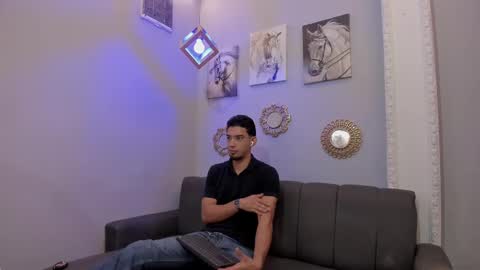 Snapshot of prince_arthur77 chatting on February 26, 12:47 pm prince_arthur77 online show from February 26, 12:47 pm
