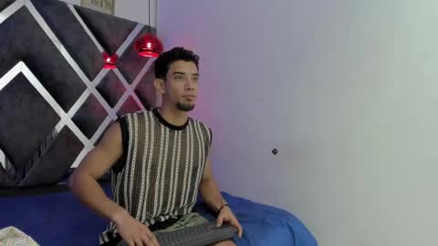 Snapshot of prince_arthur77 chatting on January 26, 1:36 pm prince_arthur77 online show from January 26, 1:36 pm