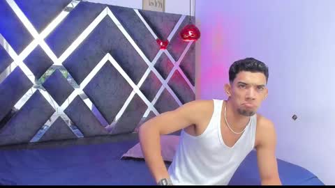 Snapshot of prince_arthur77 chatting on January 14, 1:28 pm prince_arthur77 online show from January 14, 1:28 pm