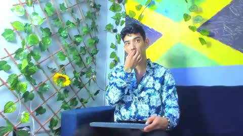 Snapshot of prince_arthur77 chatting on October 10, 2:55 pm prince_arthur77 online show from October 10, 2:55 pm