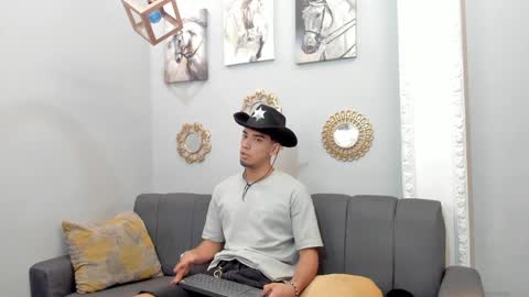 Snapshot of prince_arthur77 chatting on February 6, 1:10 pm prince_arthur77 online show from February 6, 1:10 pm
