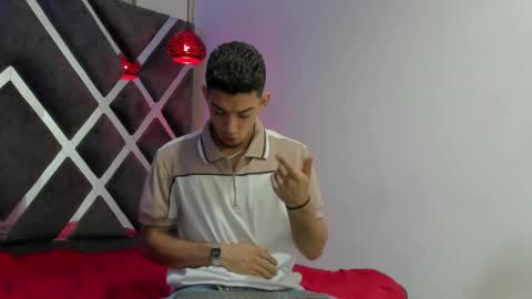 Snapshot of prince_arthur77 chatting on December 10, 12:49 pm prince_arthur77 online show from December 10, 12:49 pm