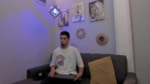 Snapshot of prince_arthur77 chatting on February 27, 12:45 pm prince_arthur77 online show from February 27, 12:45 pm