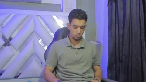 Snapshot of prince_arthur77 chatting on January 22, 12:49 pm prince_arthur77 online show from January 22, 12:49 pm