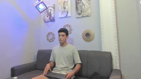 Snapshot of prince_arthur77 chatting on March 9, 6:32 pm prince_arthur77 online show from March 9, 6:32 pm