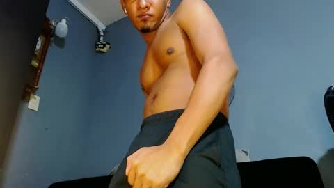 Snapshot of prometo23cm chatting on February 9, 9:26 am Grande y Gruesa online show from February 9, 9:26 am
