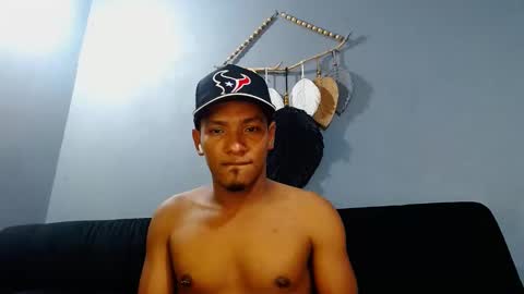 Snapshot of prometo23cm chatting on December 21, 5:03 am Grande y Gruesa online show from December 21, 5:03 am