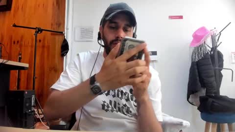 Diego online show from March 1, 5:05 pm