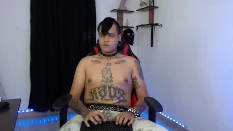 punkboy_1213 online show from December 4, 1:14 am