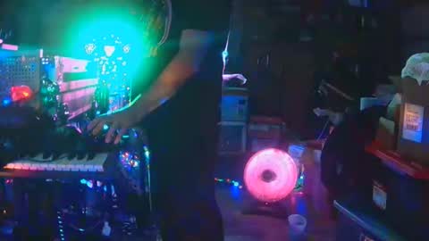 punkrunr083 online show from April 24, 9:00 am