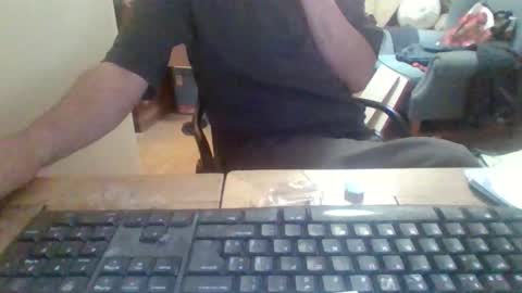 Snapshot of pup_y chatting on October 7, 9:08 pm pup_y online show from October 7, 9:08 pm