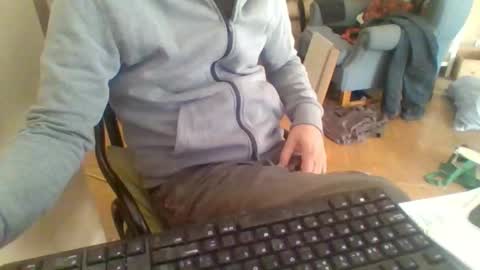 Snapshot of pup_y chatting on September 24, 9:19 am pup_y online show from September 24, 9:19 am