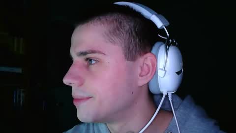 pusaprada online show from February 11, 7:30 pm