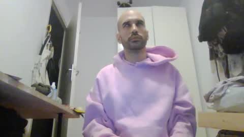 pussyboy32947 online show from October 15, 9:33 pm
