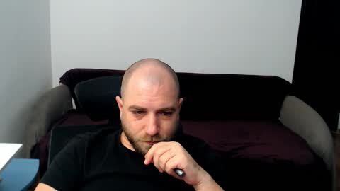 Snapshot of r0bila chatting on October 17, 7:07 pm R0bila online show from October 17, 7:07 pm