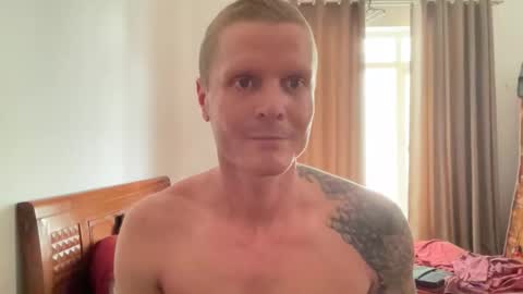 rabbit_eyes69 online show from October 5, 8:07 am