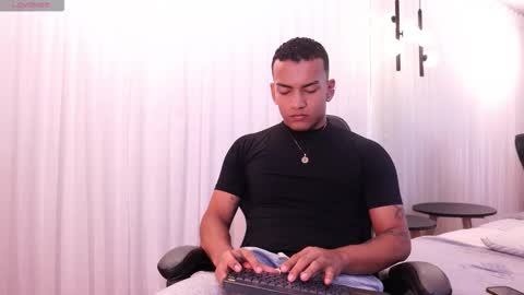 rafa_cruz online show from March 2, 12:34 pm