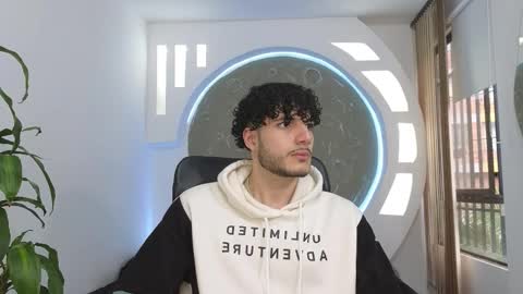 Snapshot of rafael_mendez chatting on October 1, 8:46 pm R A F A E L online show from October 1, 8:46 pm