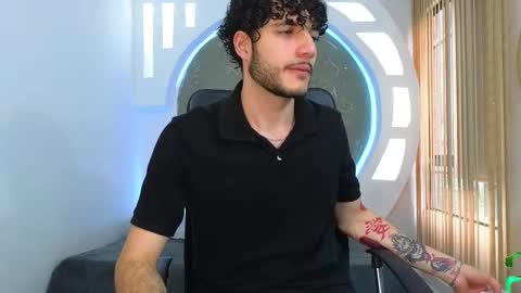 Snapshot of rafael_mendez chatting on September 19, 9:25 pm R A F A E L online show from September 19, 9:25 pm