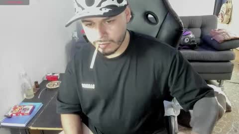 ragnar_lothbrok77 online show from January 18, 9:06 pm