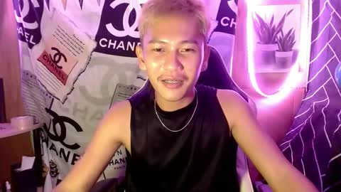 Snapshot of ralfhuge24 chatting on October 6, 12:43 pm ralfhuge24 online show from October 6, 12:43 pm