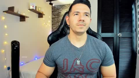 Snapshot of ransoj chatting on February 25, 8:51 pm Jonas online show from February 25, 8:51 pm