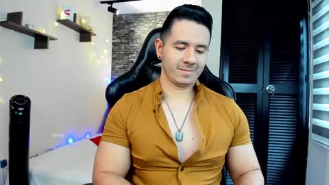Snapshot of ransoj chatting on January 1, 8:47 pm Jonas online show from January 1, 8:47 pm