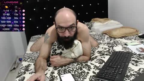 Snapshot of raul27big chatting on January 26, 8:45 pm RaulWildBoy27 online show from January 26, 8:45 pm