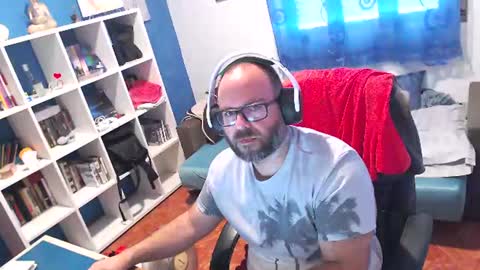 ravingr3d3 online show from July 23, 9:06 am