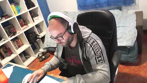 ravingr3d3 online show from January 12, 9:13 am