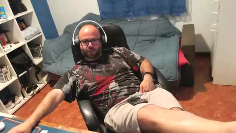 ravingr3d3 online show from April 20, 10:45 pm