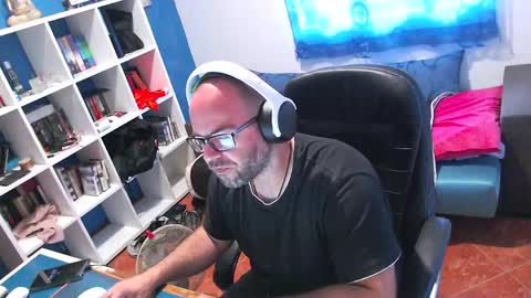 ravingr3d3 online show from June 5, 8:20 am