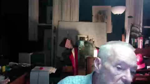 Snapshot of ray1776ray chatting on October 17, 12:47 am ray1776ray online show from October 17, 12:47 am