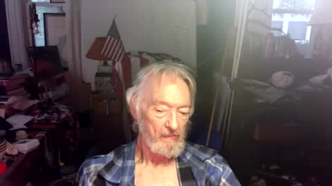 Snapshot of ray1776ray chatting on September 17, 11:39 pm ray1776ray online show from September 17, 11:39 pm