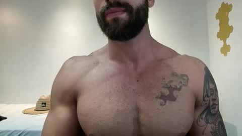 Snapshot of ray90fit chatting on January 11, 1:37 am rayfit90 online show from January 11, 1:37 am